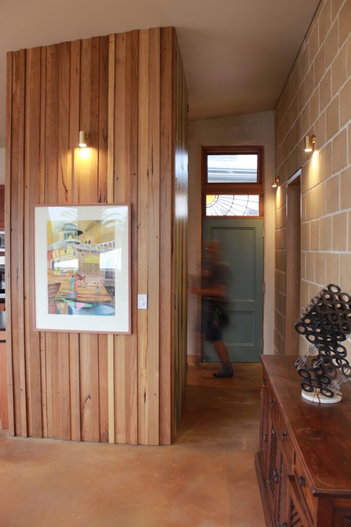 Moorhouse builds great house at Narara Ecovillage